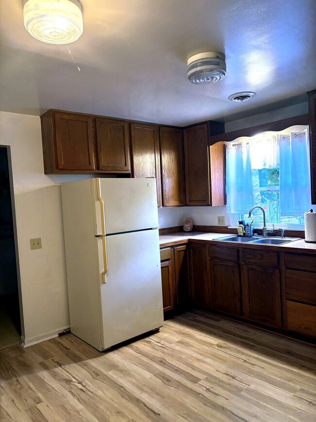 Building Photo - 3705 Burchfield Dr
