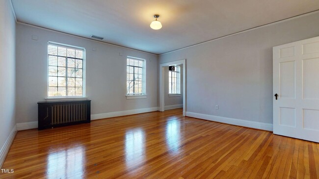 Building Photo - 817 Hillsborough St