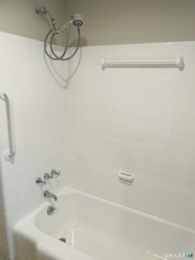 Building Photo - 103 Seymour Ave