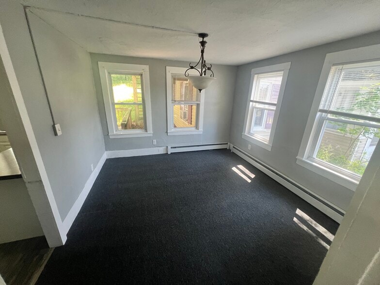 Dinning - 18 Lovewell St