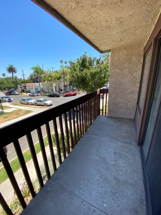 Building Photo - 353 N Colorado Pl