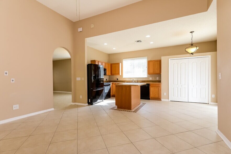 Building Photo - 13614 Mere View Dr