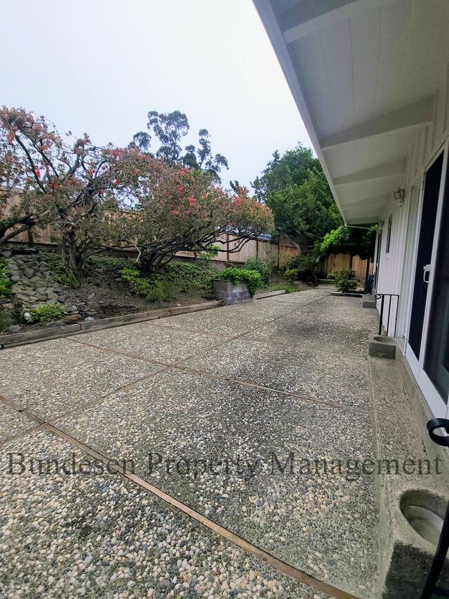 Building Photo - Serene and tranquil living