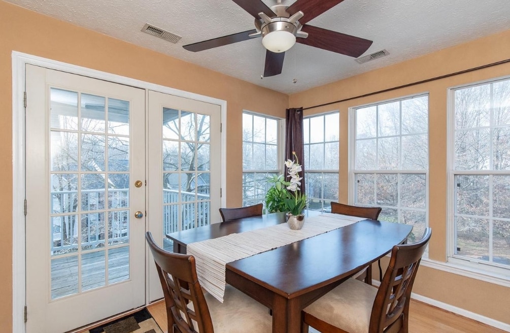 dining room - 1002 Markham Ct