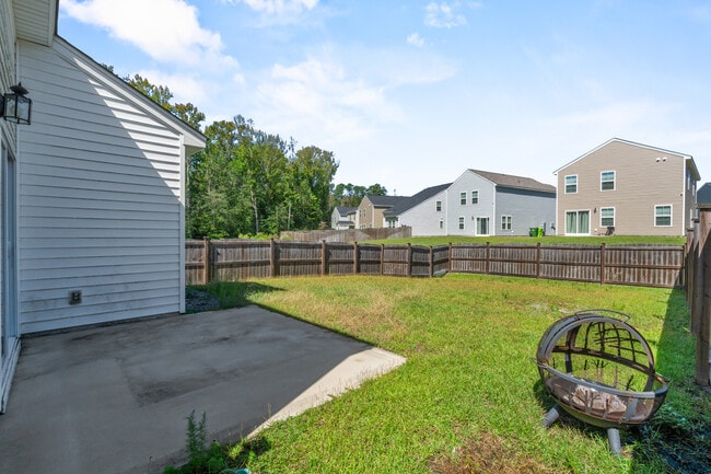 Building Photo - 424 Keeble Dr