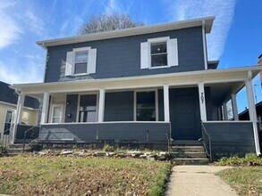 Building Photo - 707 S 17th St