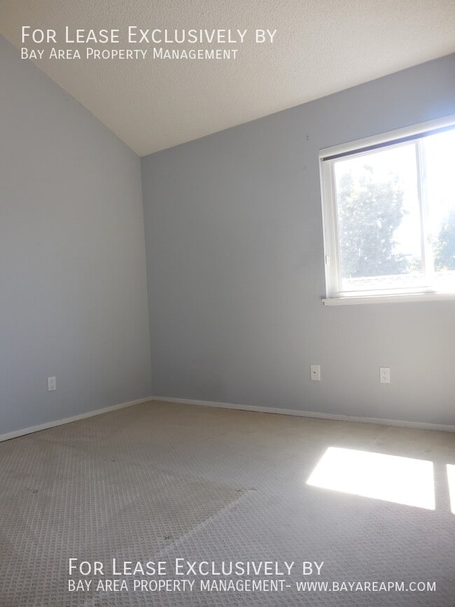 Building Photo - 16 Cape Hatteras Ct