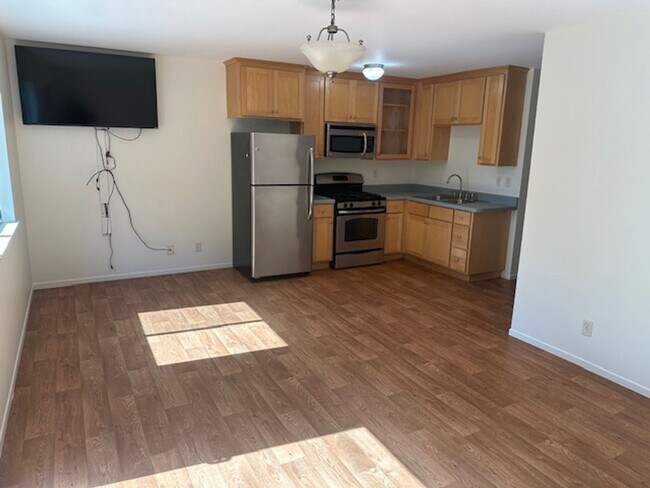 Building Photo - 1 Bedroom in Goleta