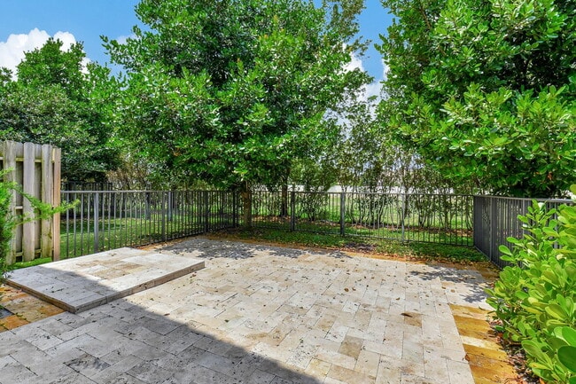 Building Photo - 12994 Anthorne Ln