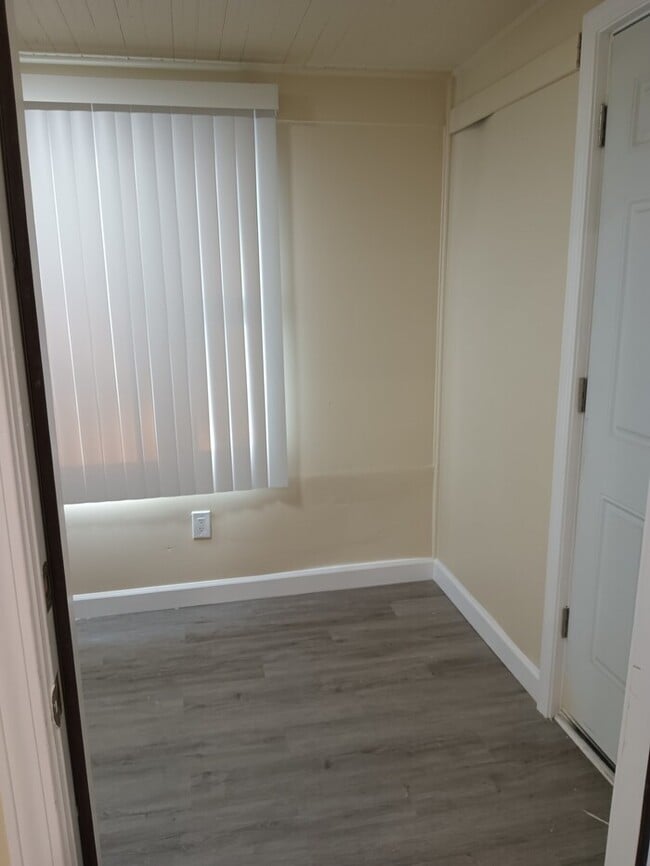 Building Photo - New rehabbed home