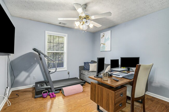 Building Photo - 110 Cactus Ln