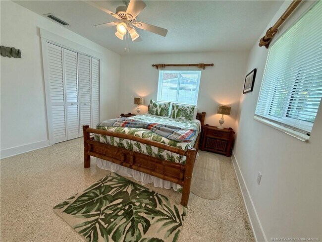 Building Photo - 4121 NE Cheri Dr