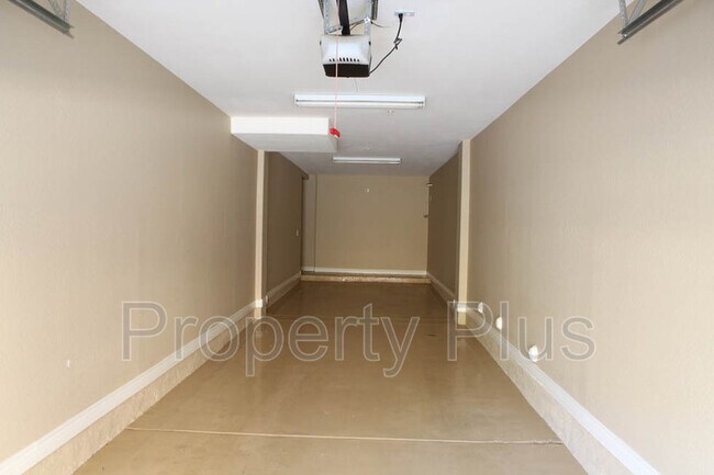Building Photo - 4443 N 24th Way