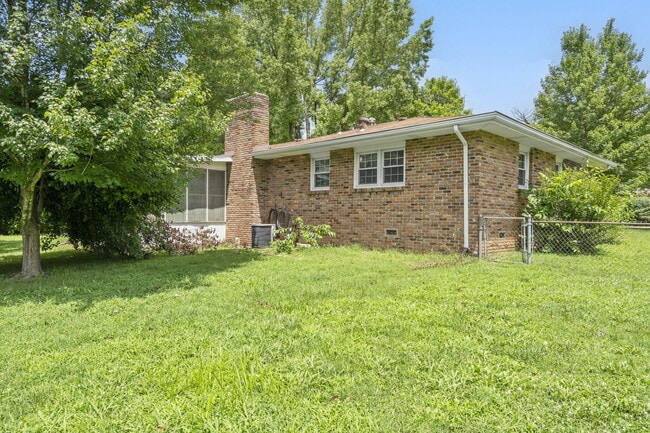 Building Photo - 4267 S Ridgecrest Dr