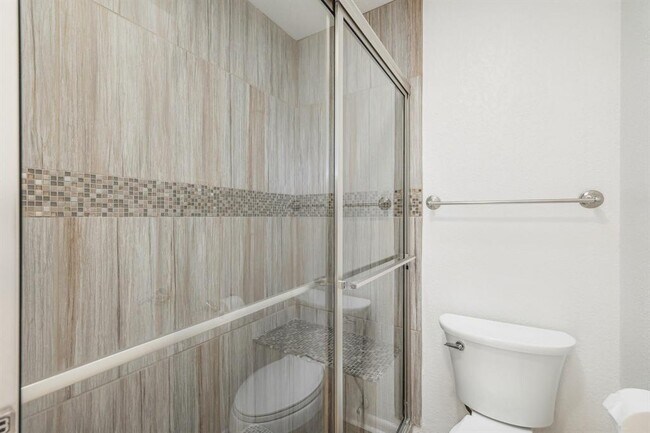 Building Photo - 2201 Lakeway Blvd