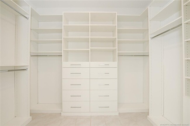 Building Photo - 3451 SW Blackberry Ln