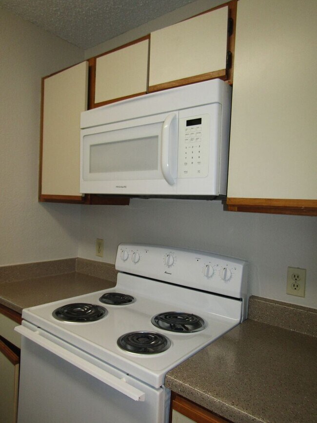 Building Photo - 8909 Schick Rd