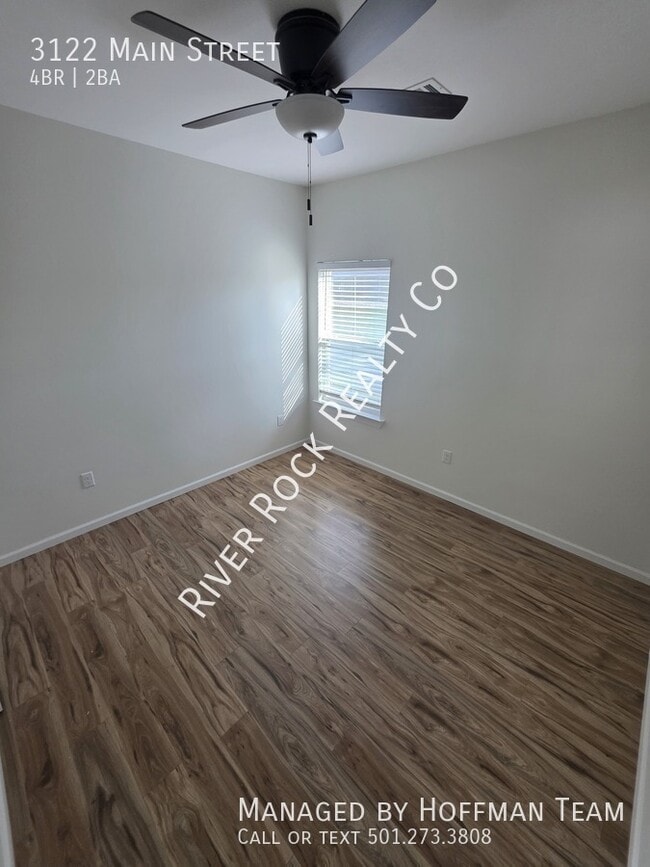 Building Photo - 3122 Main St