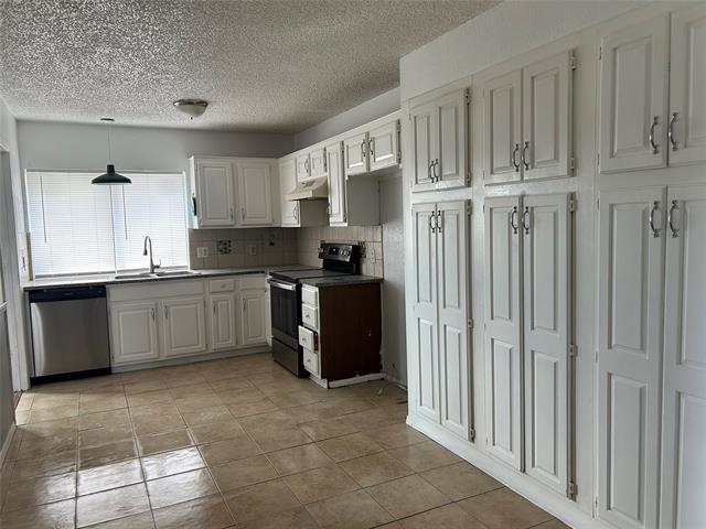 Building Photo - 2525 Crown Cir