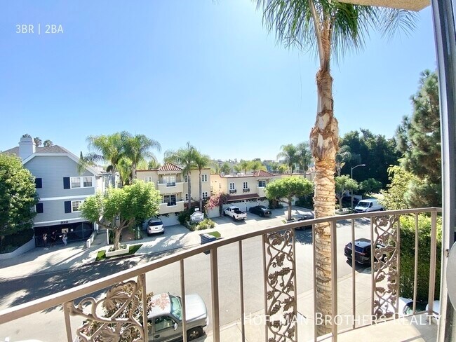 Building Photo - 919 N Alfred St