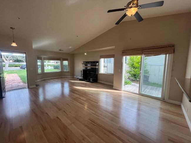 Building Photo - 4361 Poinsettia St