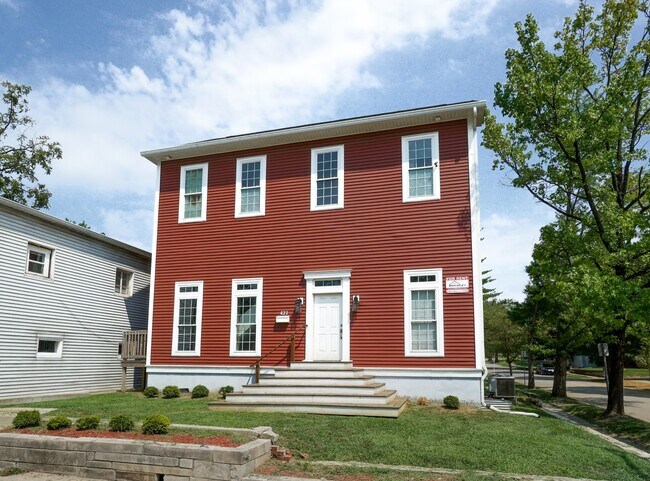 Building Photo - 431 E 10th St