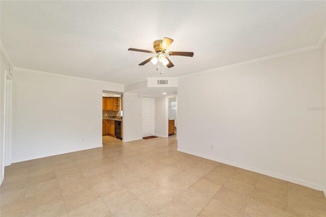 Building Photo - 2/2 downstairs unit Silver Downs Condominiums