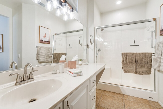 Building Photo - 16426 W Boulder Vista Dr