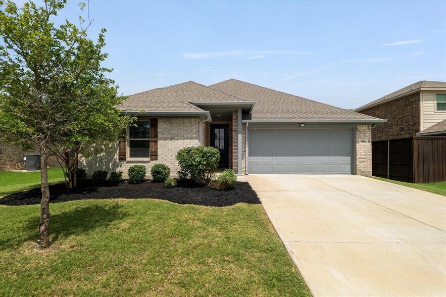 Primary Photo - 3006 Cliffview Dr
