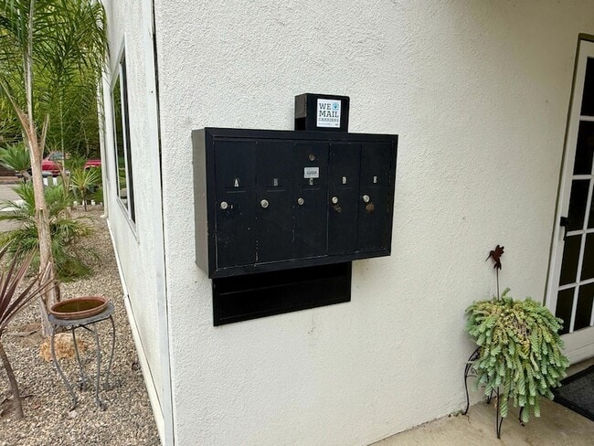 Building Photo - 1808 Castillo St