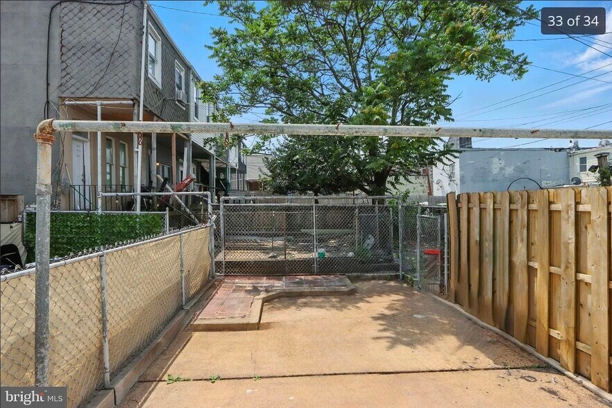 Building Photo - 118 S Conkling St