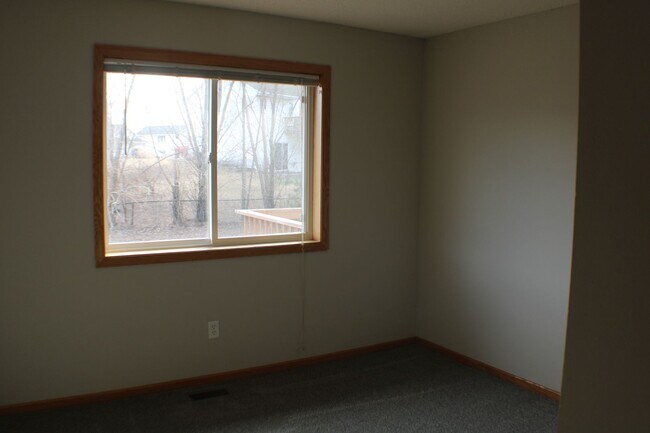 Building Photo - Three bed 2 bath townhome $1750/mo.