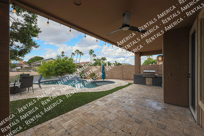 Building Photo - 6806 W Skylark Dr