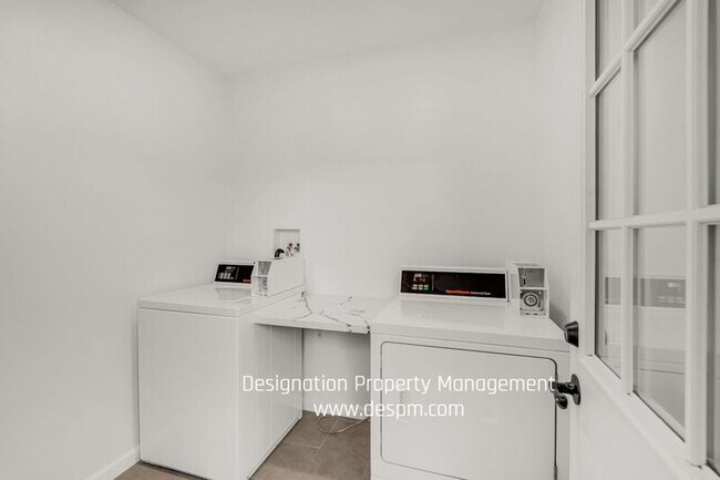 Building Photo - 3220 Casitas Ave