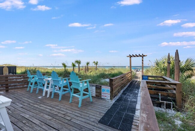 Building Photo - 8817 S Thomas Dr