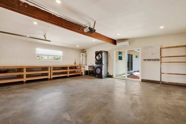 Building Photo - ~Designer Desert Retreat~