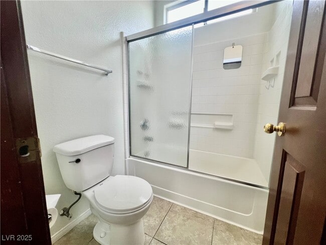 Building Photo - 1324 Sun Village Ave