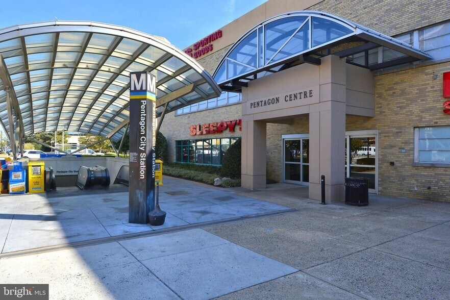 Building Photo - 2321 25th St S