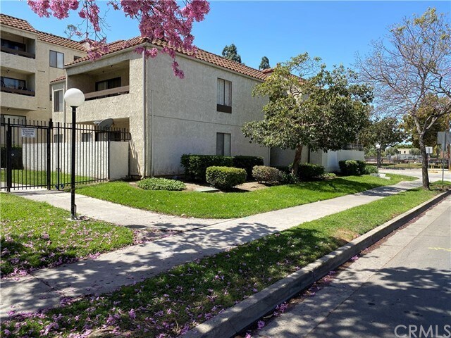 Building Photo - 700 W 3rd St