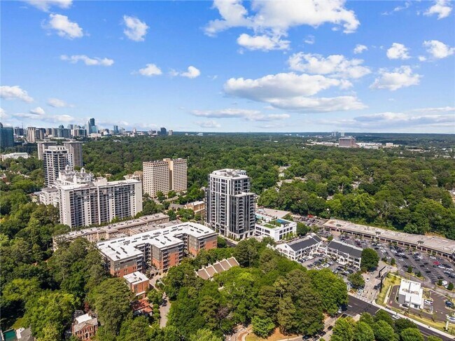 Building Photo - 2425 Peachtree Rd NE