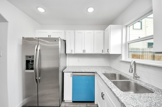 Building Photo - 2310 Wavell St