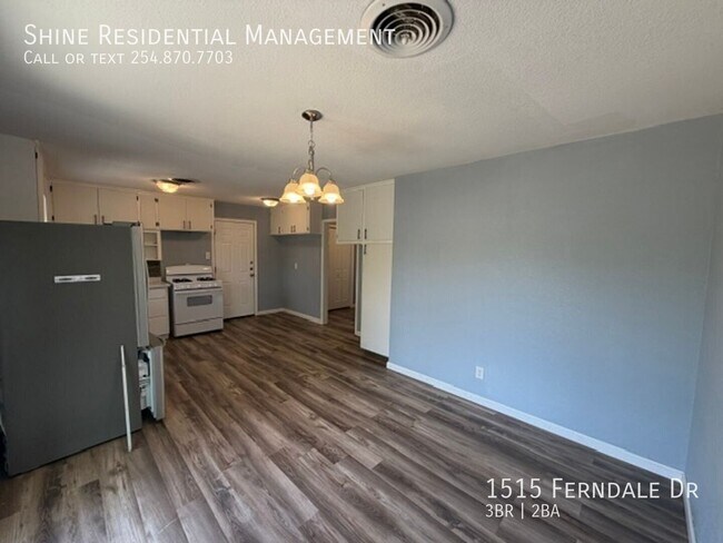 Building Photo - 1515 Ferndale Dr