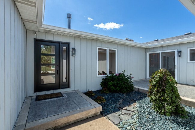 Building Photo - 4817 Torrey Pines Ct