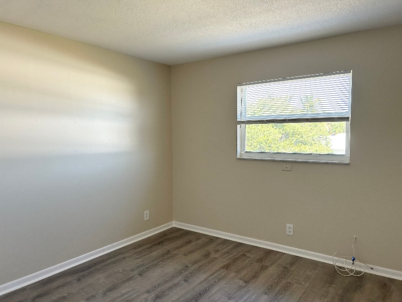 Building Photo - 1611 Green Ln