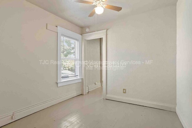 Building Photo - 470 S Lincoln St