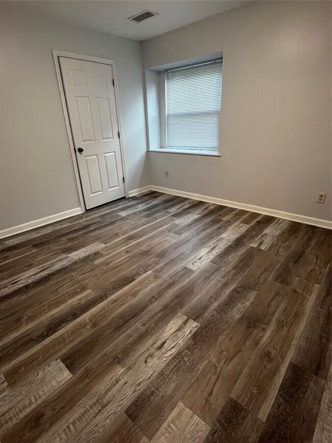 Building Photo - 5730 Cartagena St
