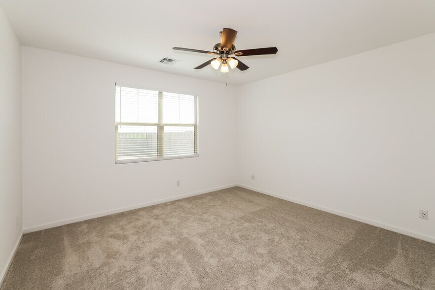 Building Photo - 4417 S 110th Ave
