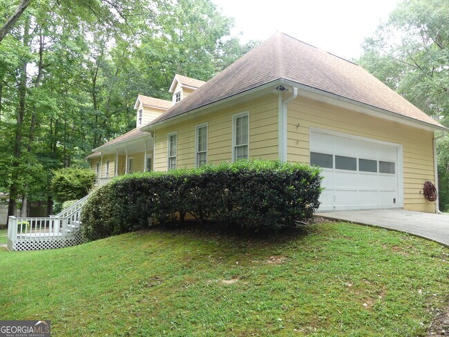 Building Photo - 345 Little Creek Dr