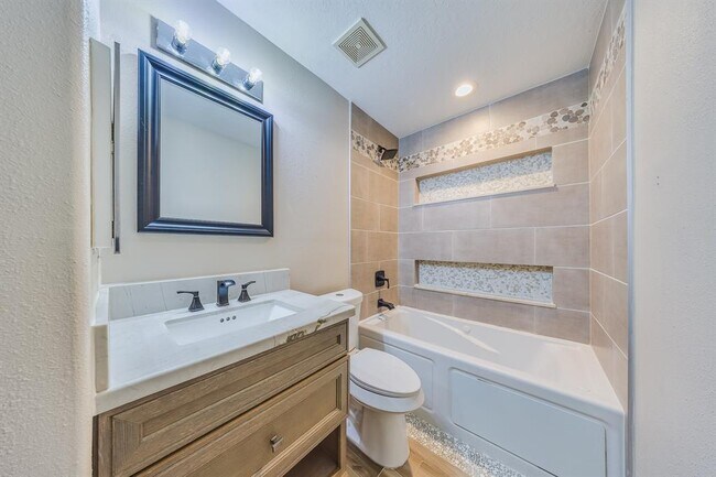 Building Photo - 2515 Cypress Island Dr