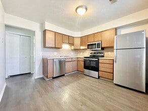Building Photo - 2972 Vineland Ave SE